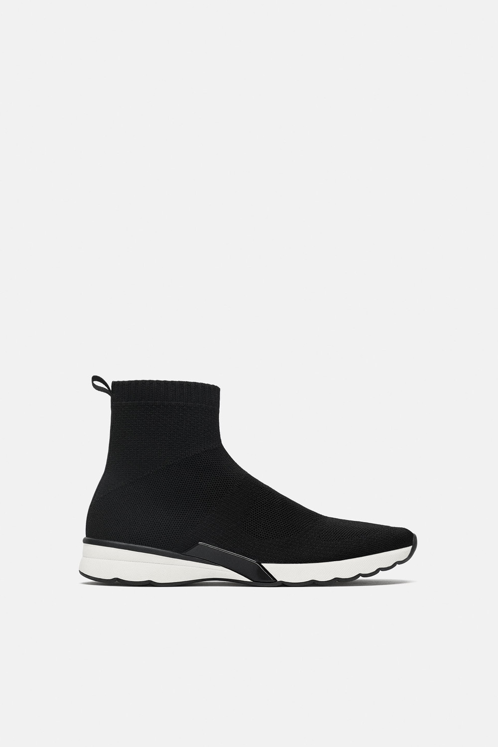 Sepatu sneakers Zara